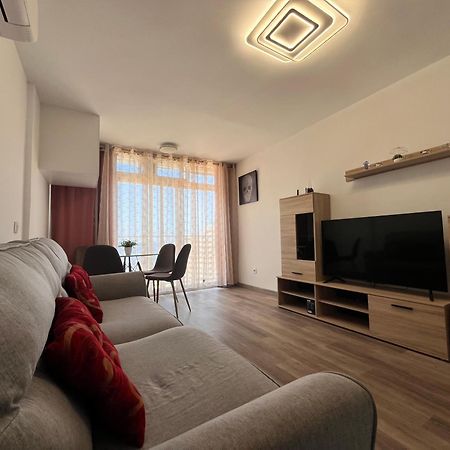 Calpe Sea View Apartment: Beachside Comfort with Wi-Fi and Parking Exterior photo