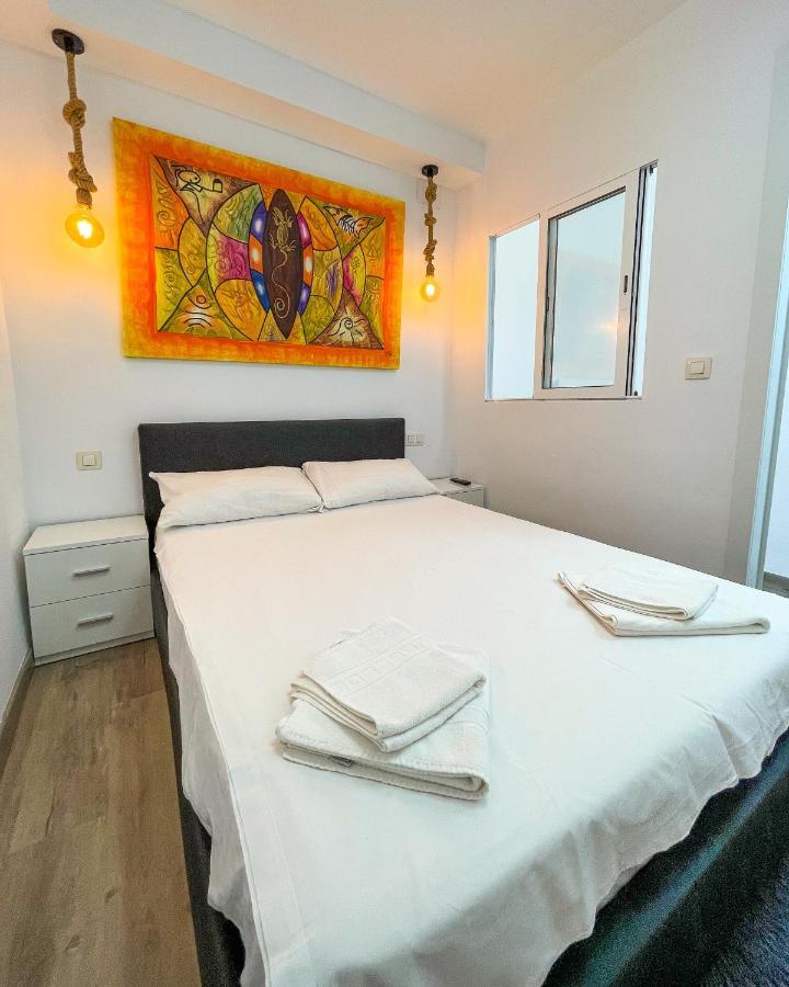 Calpe Sea View Apartment: Beachside Comfort with Wi-Fi and Parking Exterior photo