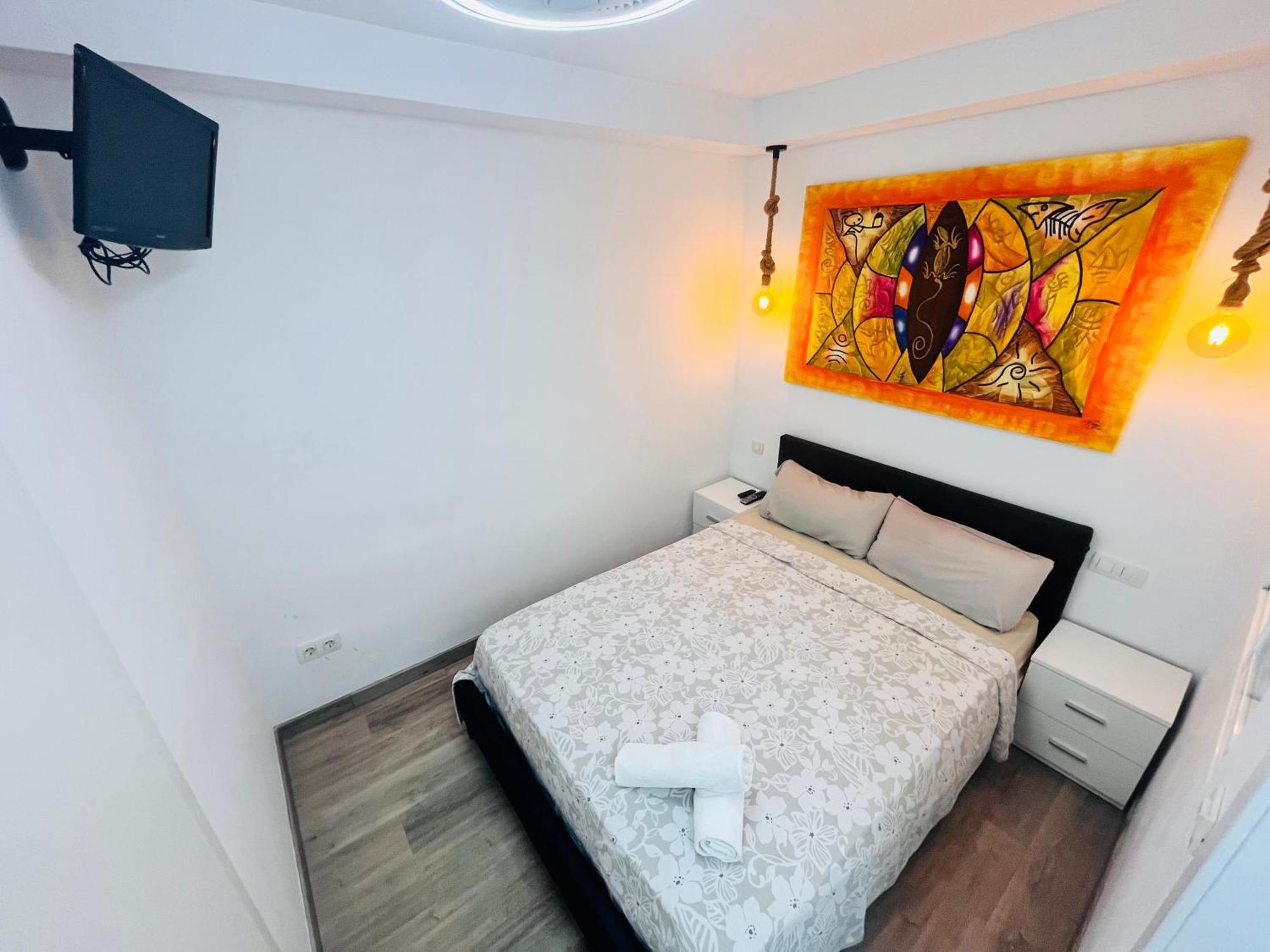 Calpe Sea View Apartment: Beachside Comfort with Wi-Fi and Parking Exterior photo