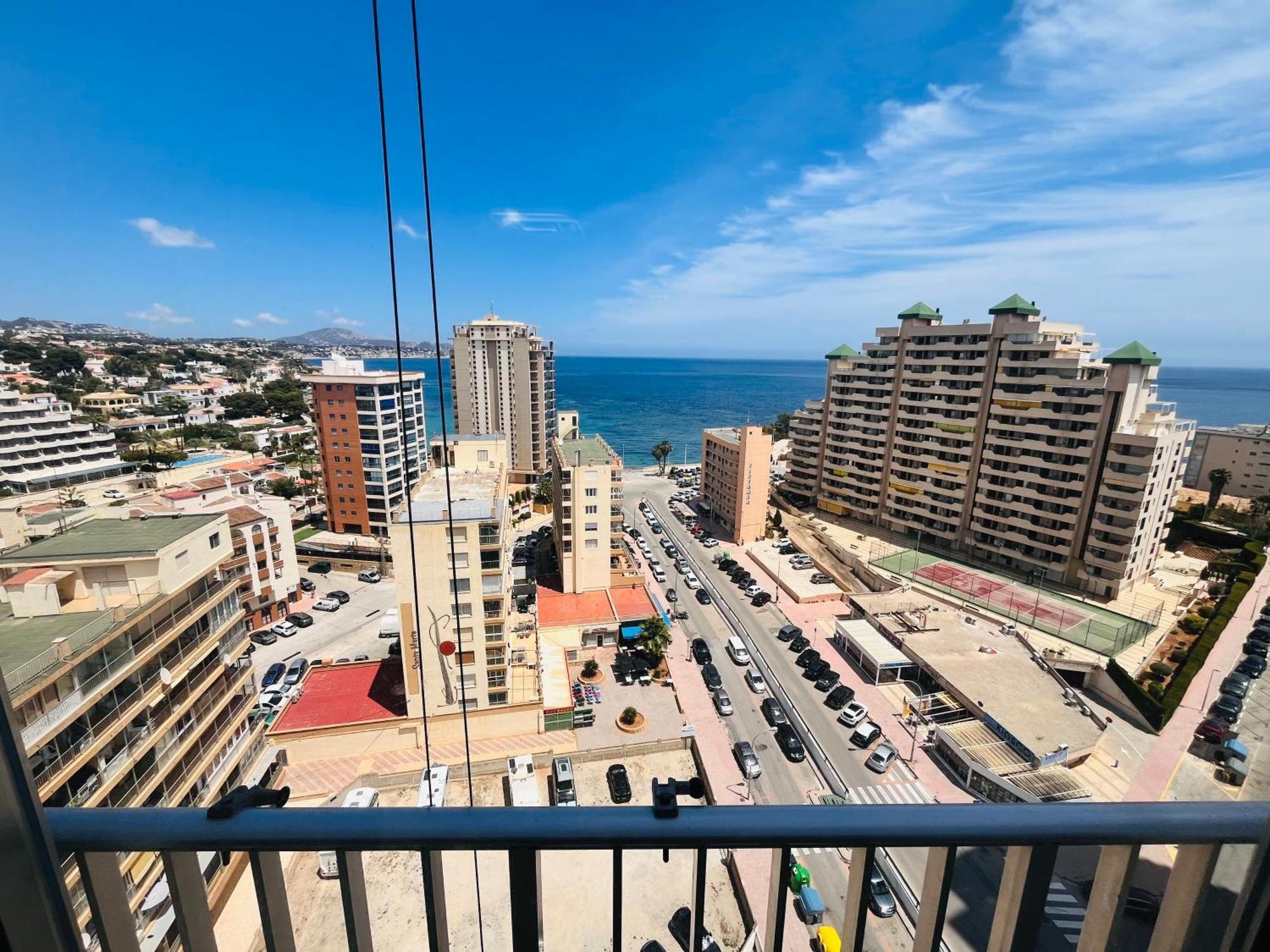 Calpe Sea View Apartment: Beachside Comfort with Wi-Fi and Parking Exterior photo