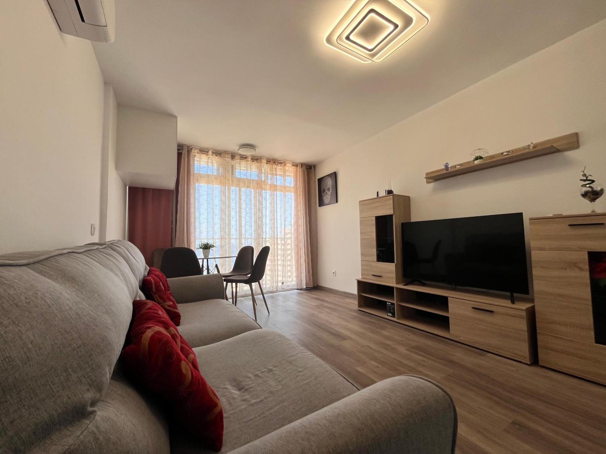 Calpe Sea View Apartment: Beachside Comfort with Wi-Fi and Parking Exterior photo