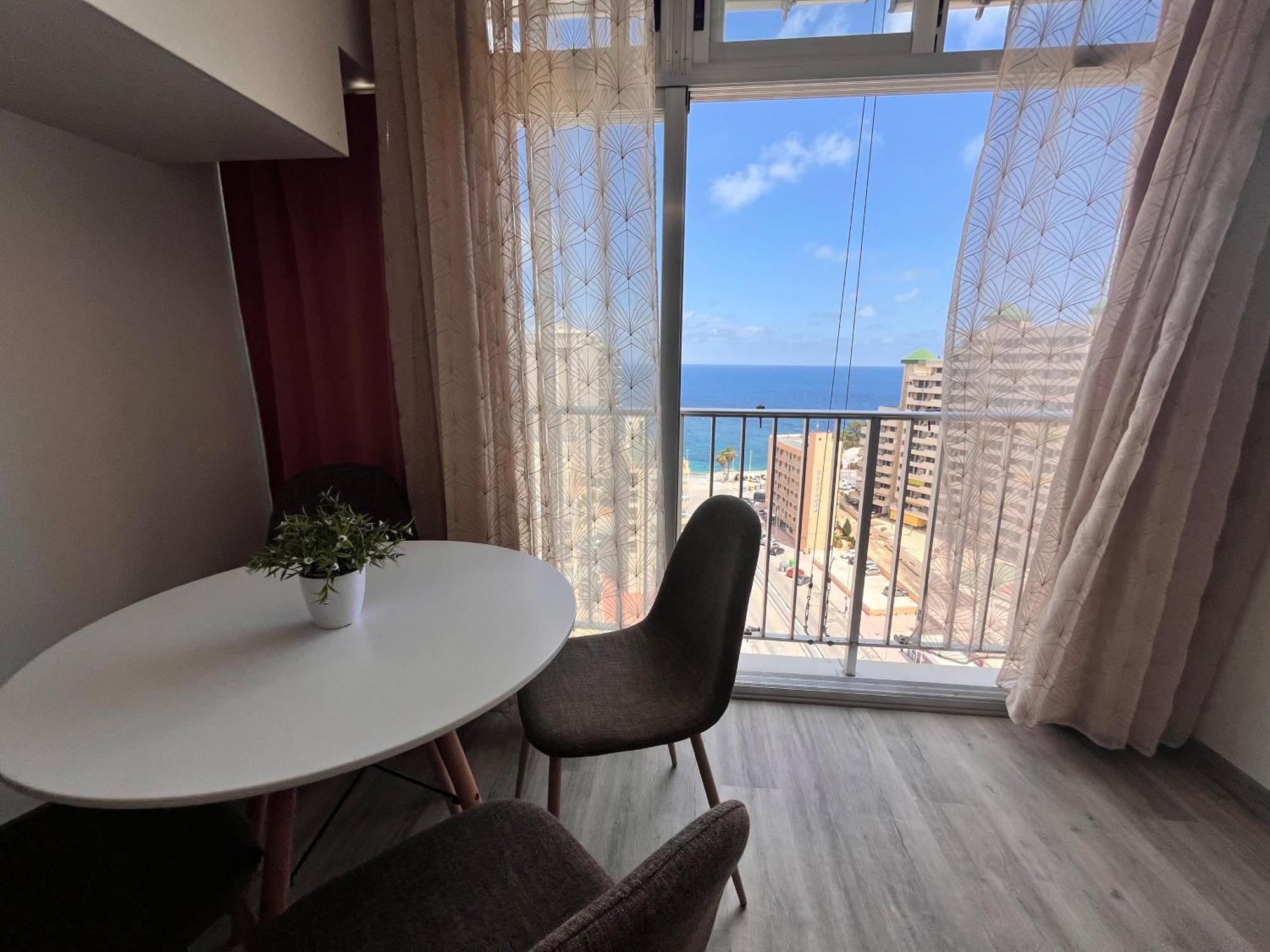 Calpe Sea View Apartment: Beachside Comfort with Wi-Fi and Parking Exterior photo