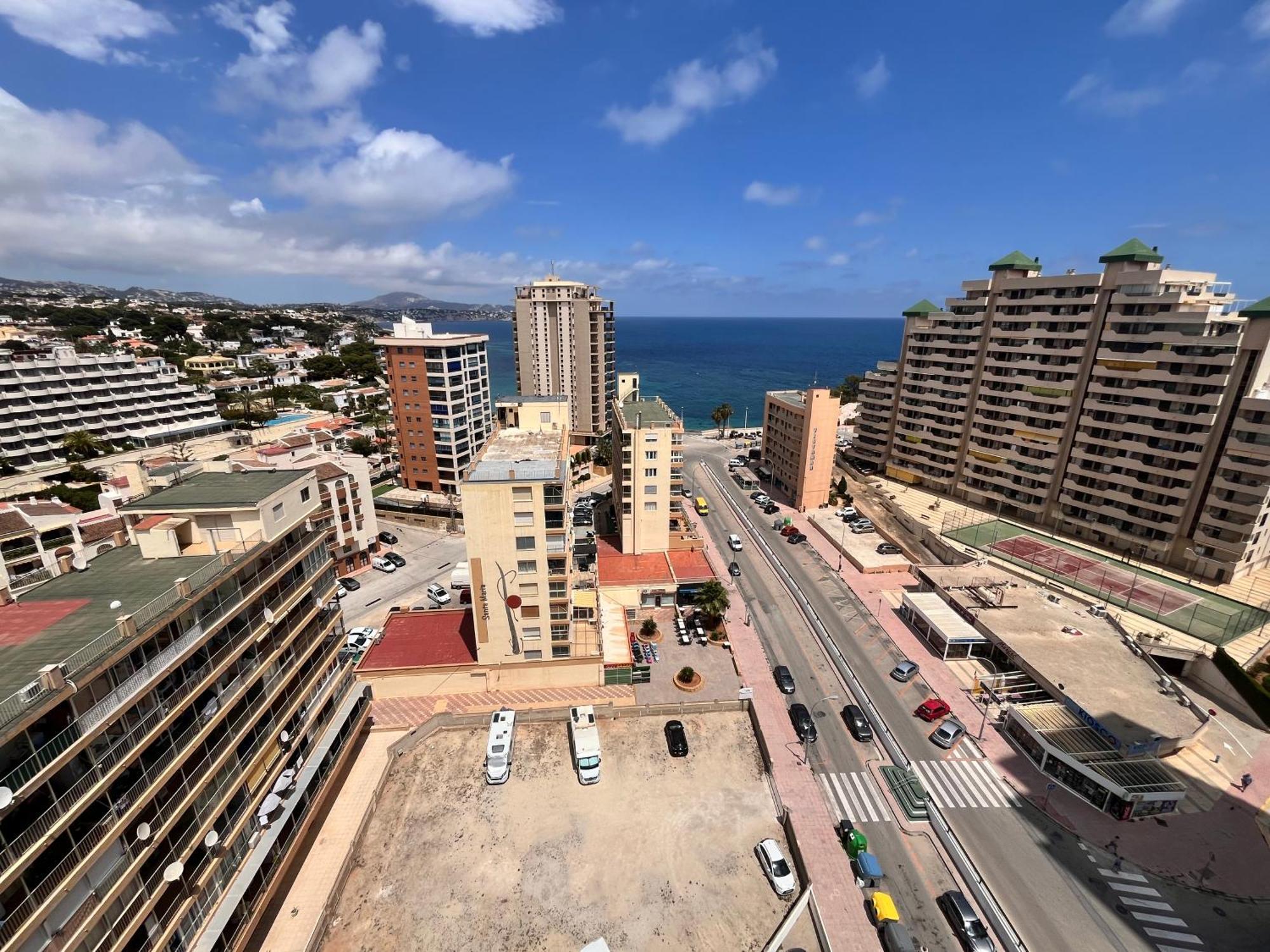 Calpe Sea View Apartment: Beachside Comfort with Wi-Fi and Parking Exterior photo